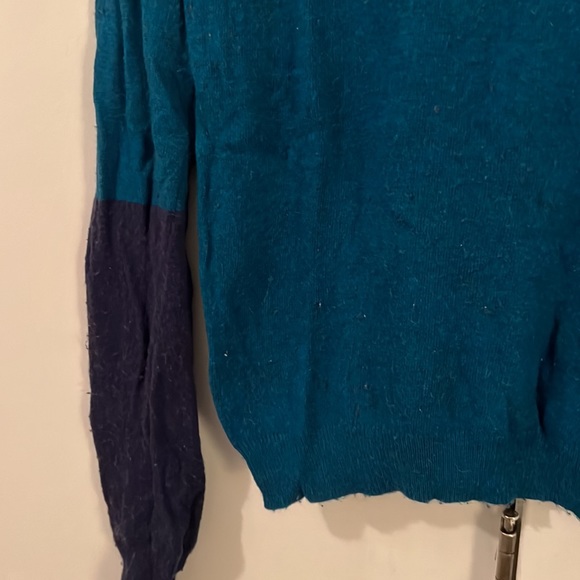 Forever 21 Turquoise and Navy Blue Two Tone Sweater — Size M - Picture 2 of 5